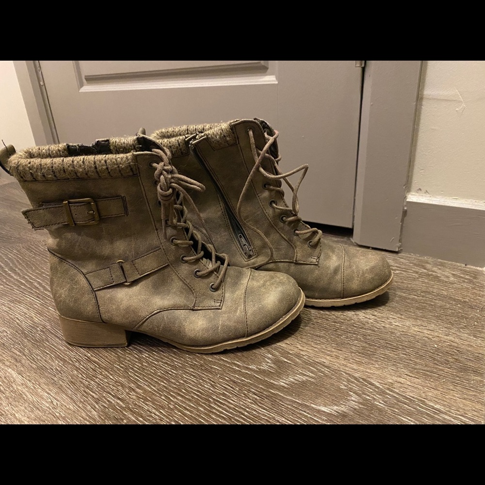 Brown/grey booties